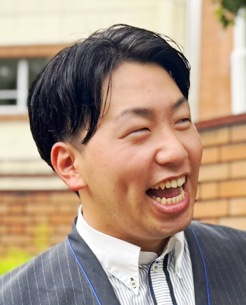 カトウ社員